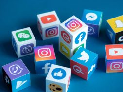social-media-watch-pic