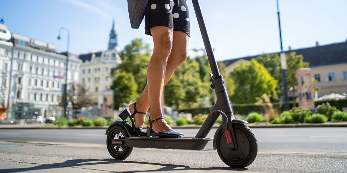 Σε ισχύ η νομοθεσία για e-scooters – Τι πρέπει να ξέρουν οι κάτοχοι