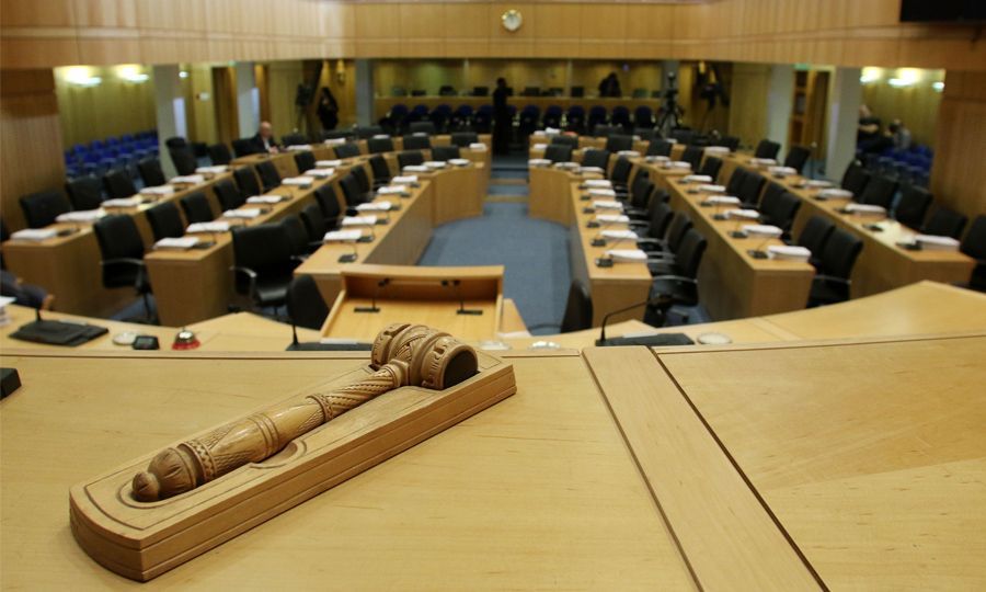 Στις 14 Ιουλίου ενώπιον της ολομέλειας της βουλής τα σχέδια νόμου για τα scooters