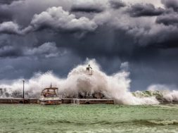 hurricane_Big_Waves_Under_Cloudy_Sky_a