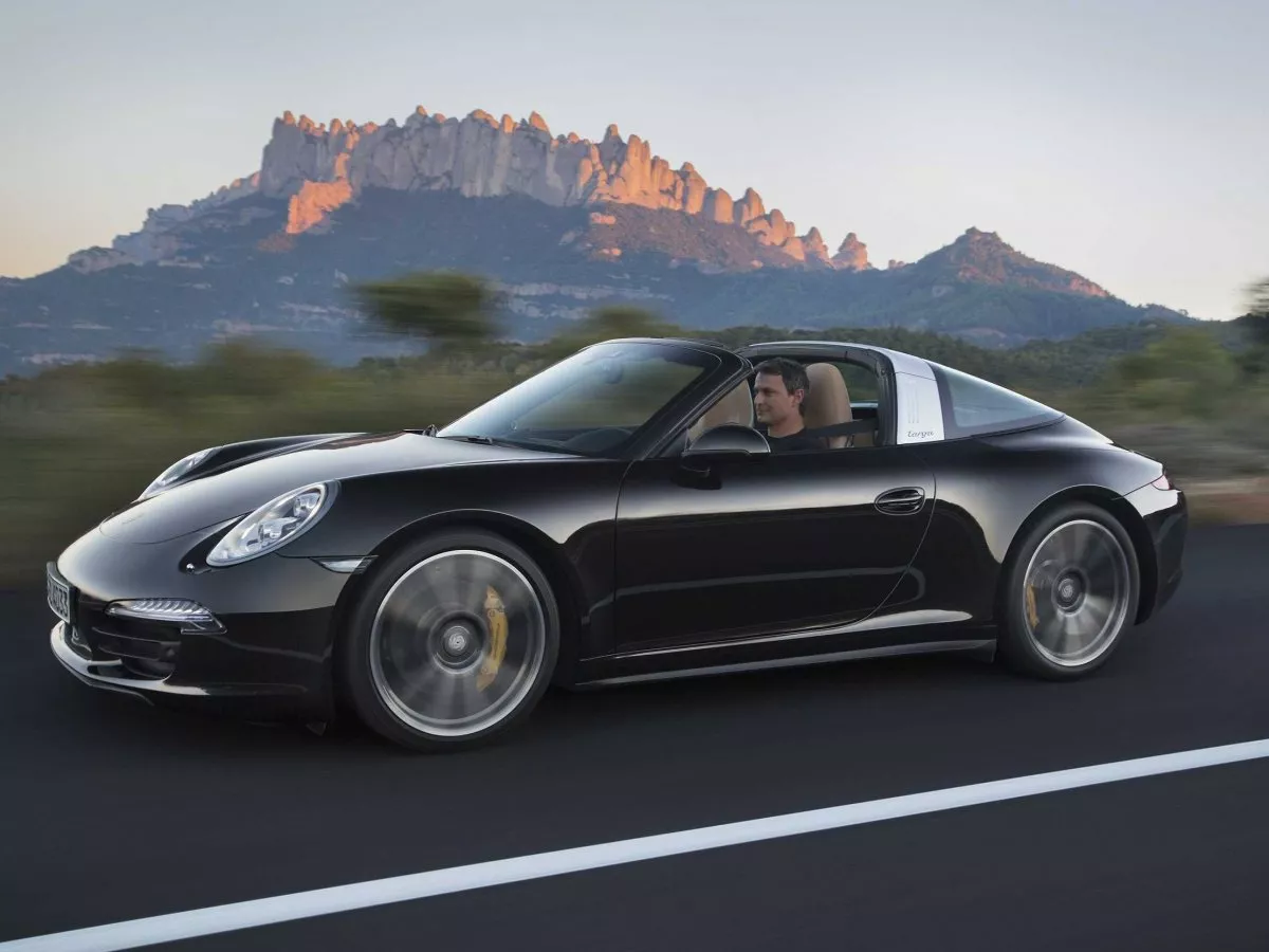 Porsche: Στόχος το 80% των νέων μοντέλων να είναι ηλεκτρικά έως το 2030
