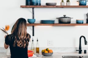 kitchen-women-anytimeblog