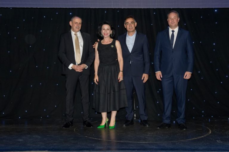 universal-awards
