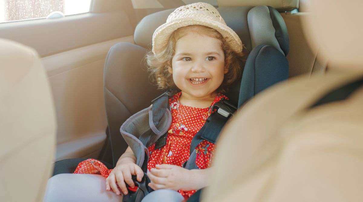 Όλα όσα αναφέρει η νομοθεσία για τη μετακίνηση των παιδιών στο αυτοκίνητο!