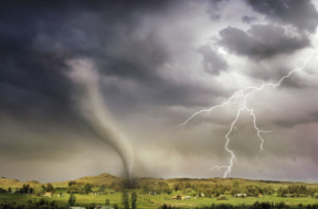 tornado-lightning