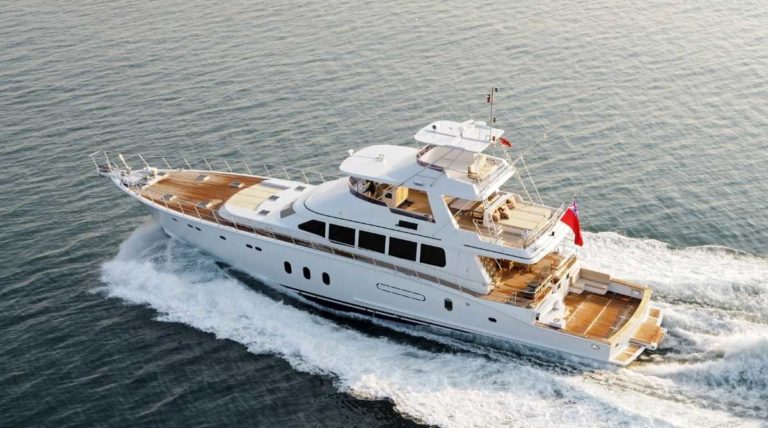 yacht